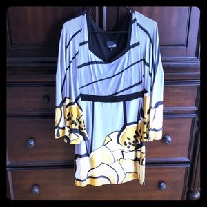 Analili dress, fitted with bell sleeve.